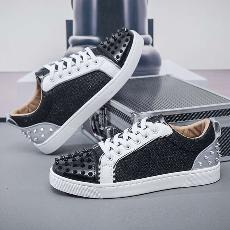 Original Brand Rivets Mens Shoes Kore an fashion Fl at Lace up comfortable skate shoes personality casual sneaker 2024