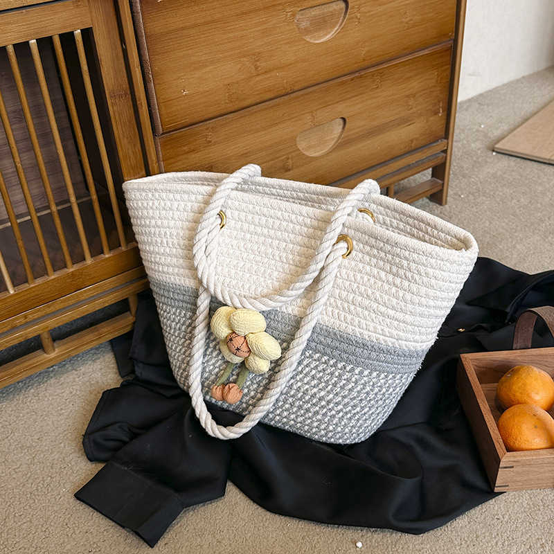 Summer Western style woven bag for women 2023 new fashionable one shoulder hand-held hemp rope bucket bag, casual trendy beach bag 241231