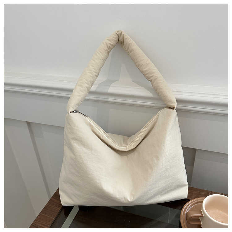 New winter fashion personality casual fashion large capacity solid color 2024 stylish single shoulder crossbody single shoulder bag for women