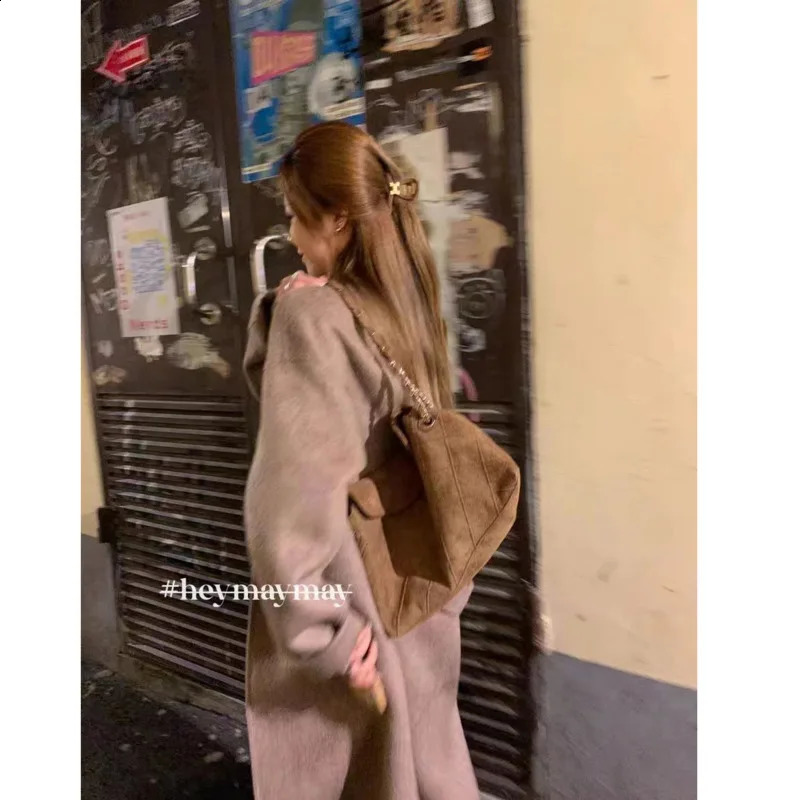 Lattice Suede Chain Shoulder Bag Large Capacity Underarm Bag Outdoor Travel Shopping Bags Daily Collocation Lady Bag 241231