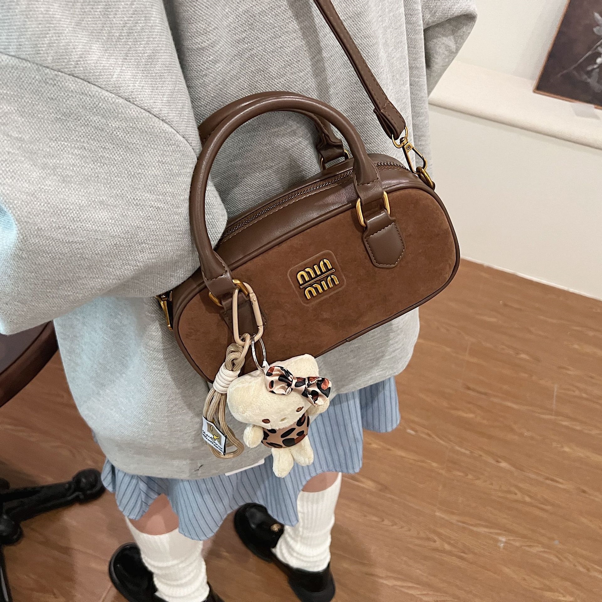 free Shipping Single shoulder crossbody bag fashion handbag bowling bag 2025 autumn/winter new bag women