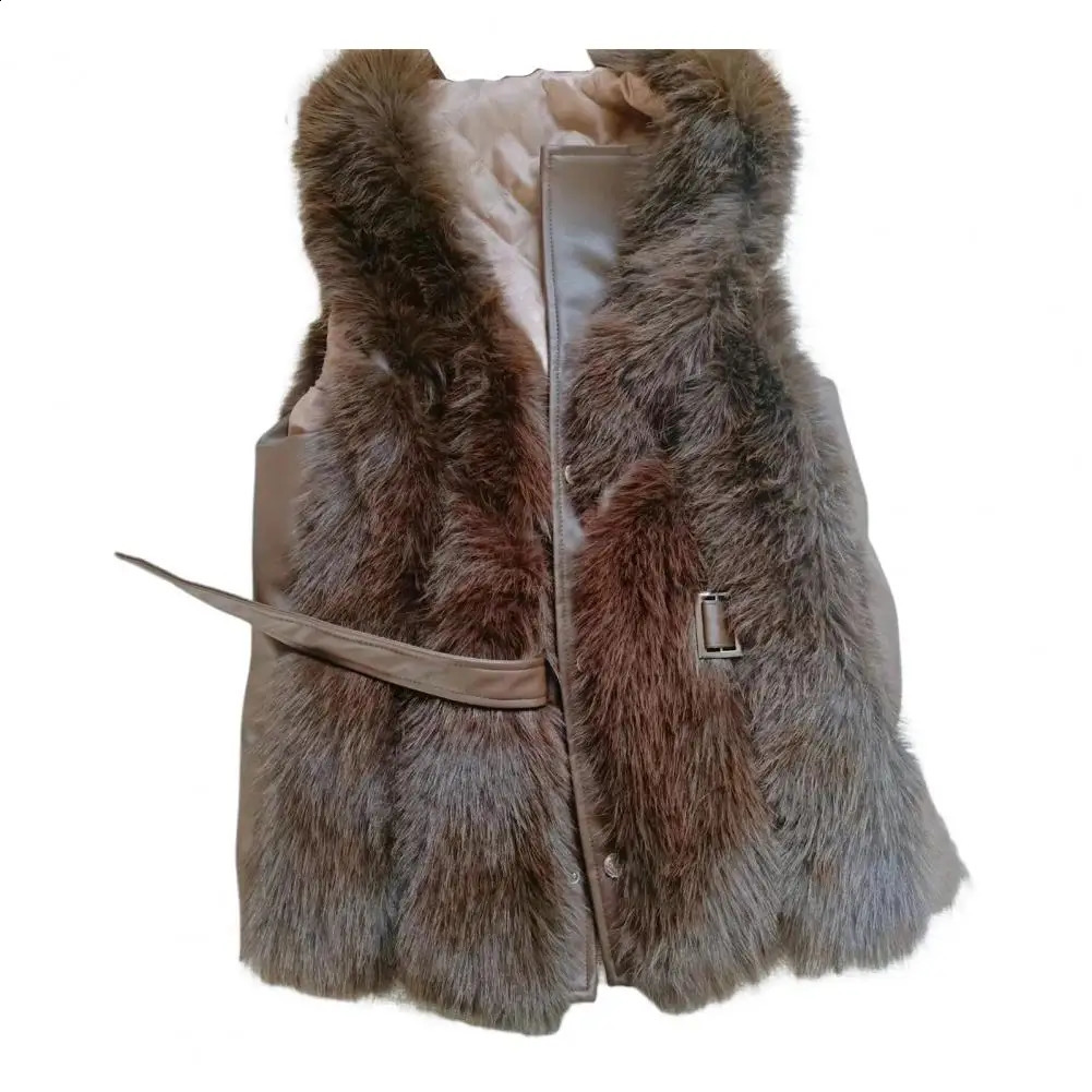 Winter Thick Fluffy Faux Fur Women Vest Coat Button Belt Patchwork Windproof Leather Sleeveless Waistcoat 241223