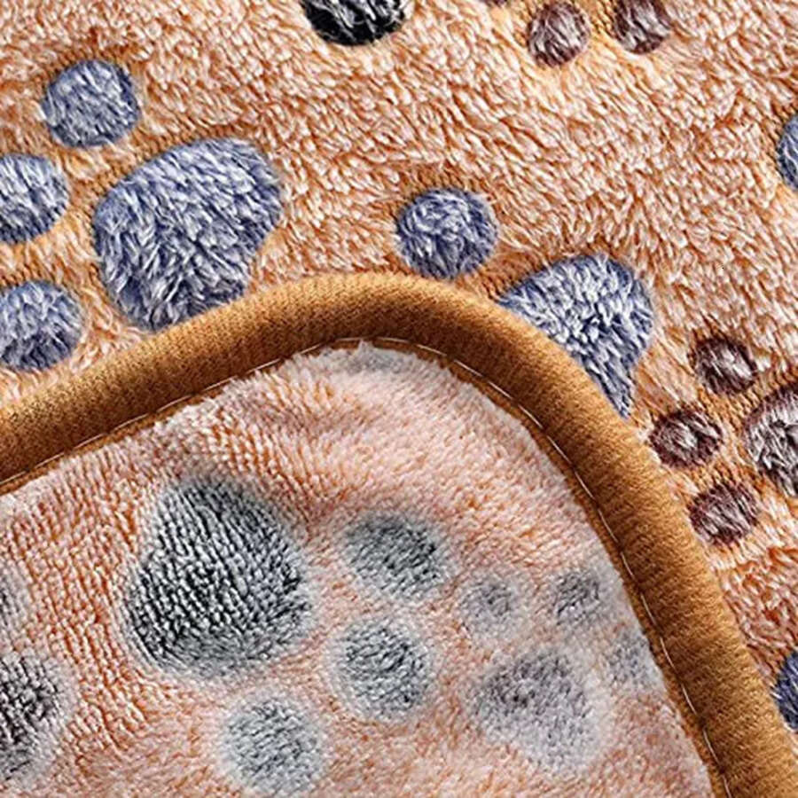 Super Blankets Soft Fluffy Dog Cat Mat Kennels Cute Ral Paw Print Puppy Warm Coral Veet Pet Blanket Dogs Kitten Sleeping Mats Cushion Color Wholesale 