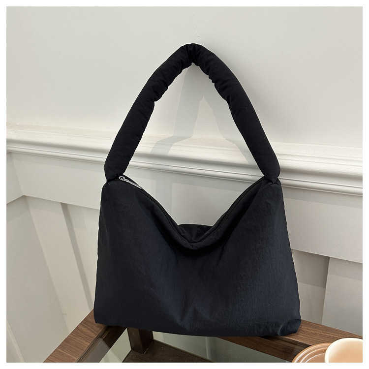 New winter fashion personality casual fashion large capacity solid color 2024 stylish single shoulder crossbody single shoulder bag for women