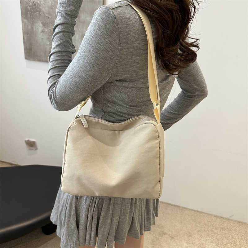 Oxford Cloth Leisure Art Style 2024 Summer New Style Texture Fashion Simple Solid Color Large Capacity Shoulder Bag