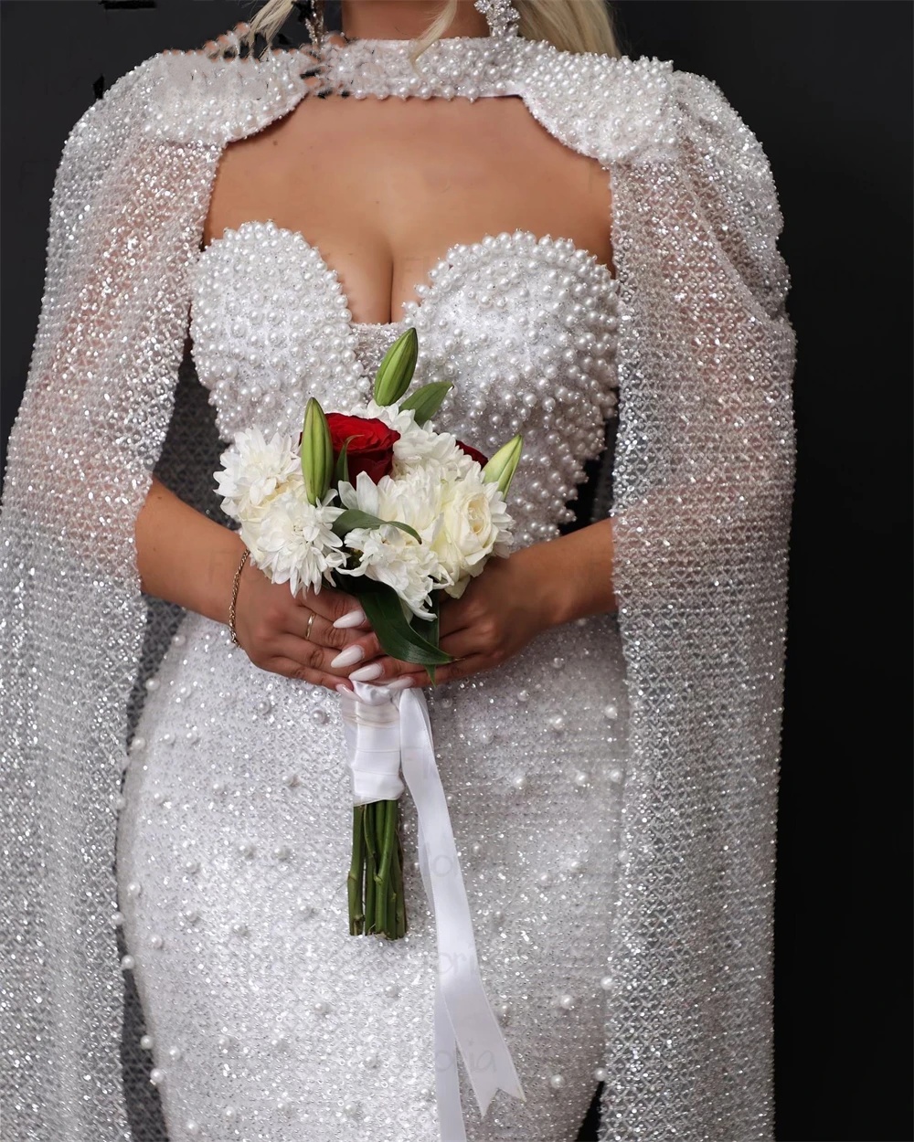 Designer Mermaid Wedding Dresses For Women Sweetheart Neck Cap Sleeves Gown Appliques Pearls Sweep Train Customized Dress