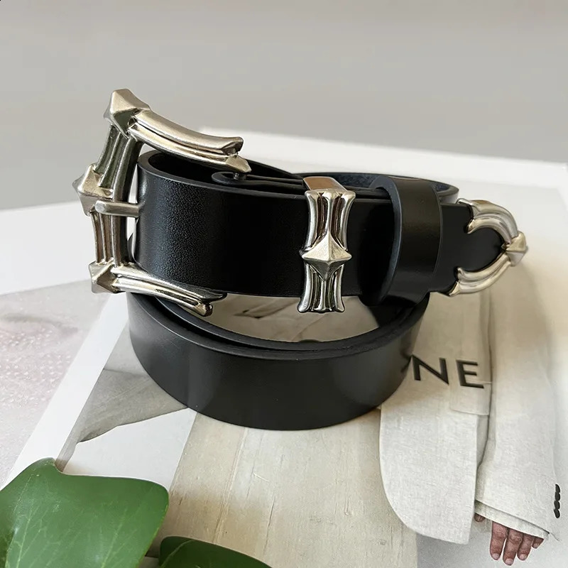 Unisex mens womens silver buckle leather belt for women men jeans casual fashionable female male belt 241226