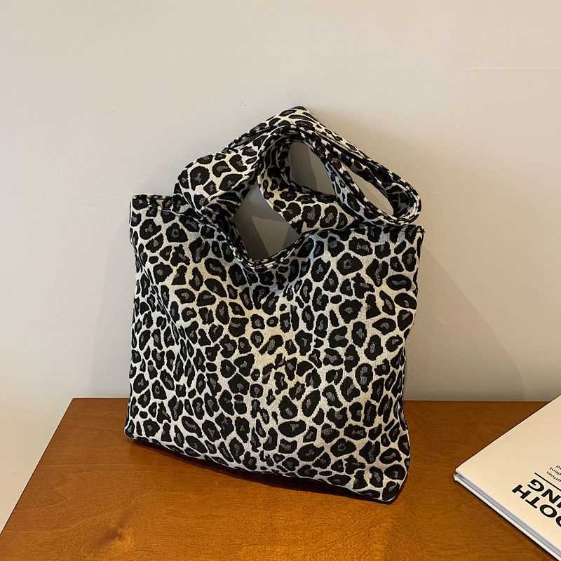 Korean version 2024 autumn/winter leopard print canvas casual fashion print simple large capacity broadband handheld shoulder bag