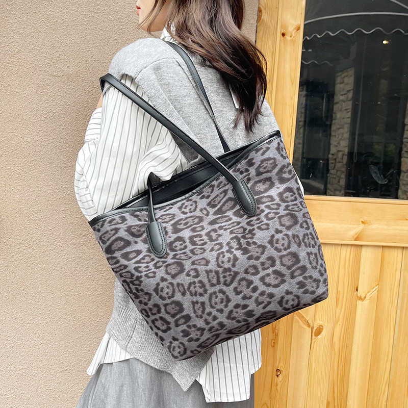 Autumn and Winter Large Capacity Leopard Pattern 2024 New Trendy Korean Fashion Casual Commuter Single Shoulder Tote Women's Bag 241231