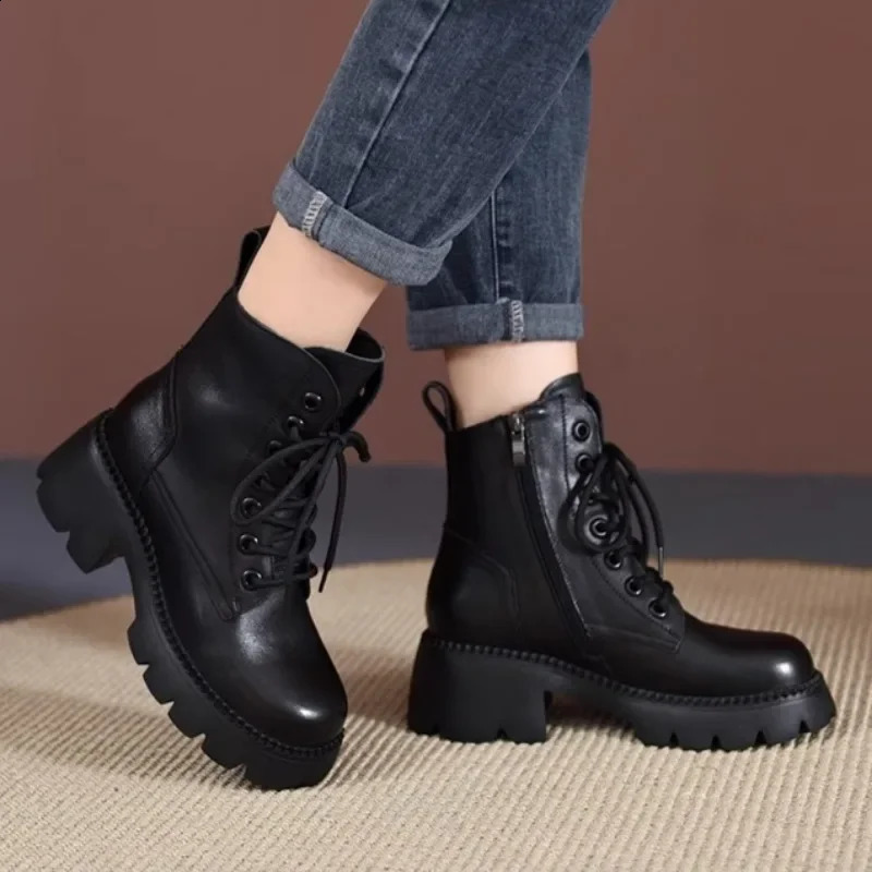 Trendy womens shoes spring college style small leather shoes fashionable and versatile thick soled plus size womens shoes 241231