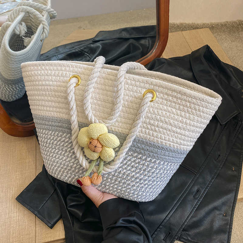 Summer Western style woven bag for women 2023 new fashionable one shoulder hand-held hemp rope bucket bag, casual trendy beach bag 241231