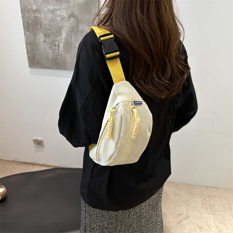 Small Fresh 2024 New Chest Trendy, Fashionable, Stylish, Personalized, Casual Commuter Shoulder Bag, Women's Waist Bag 241231