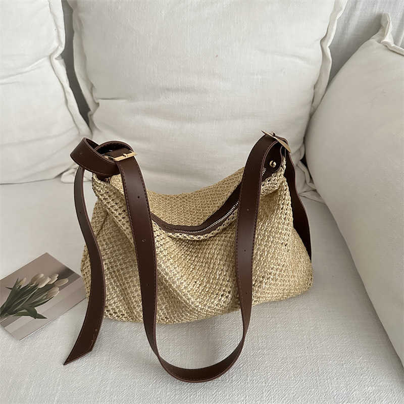 Hand woven personalized 2024 new trendy grass woven western-style large capacity single shoulder tote bag for women