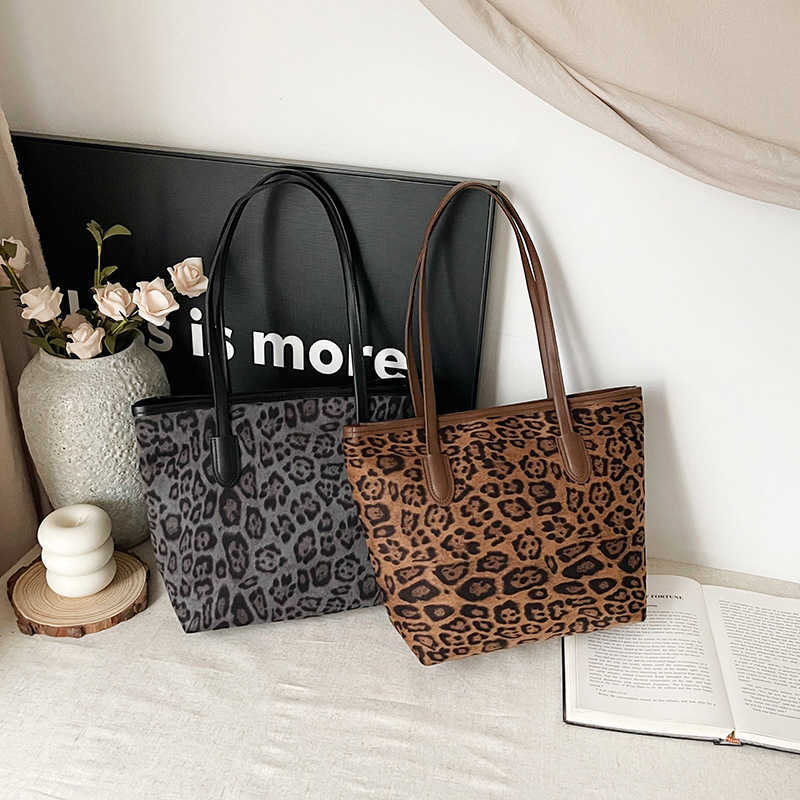 Autumn and Winter Large Capacity Leopard Pattern 2024 New Trendy Korean Fashion Casual Commuter Single Shoulder Tote Women's Bag 241231