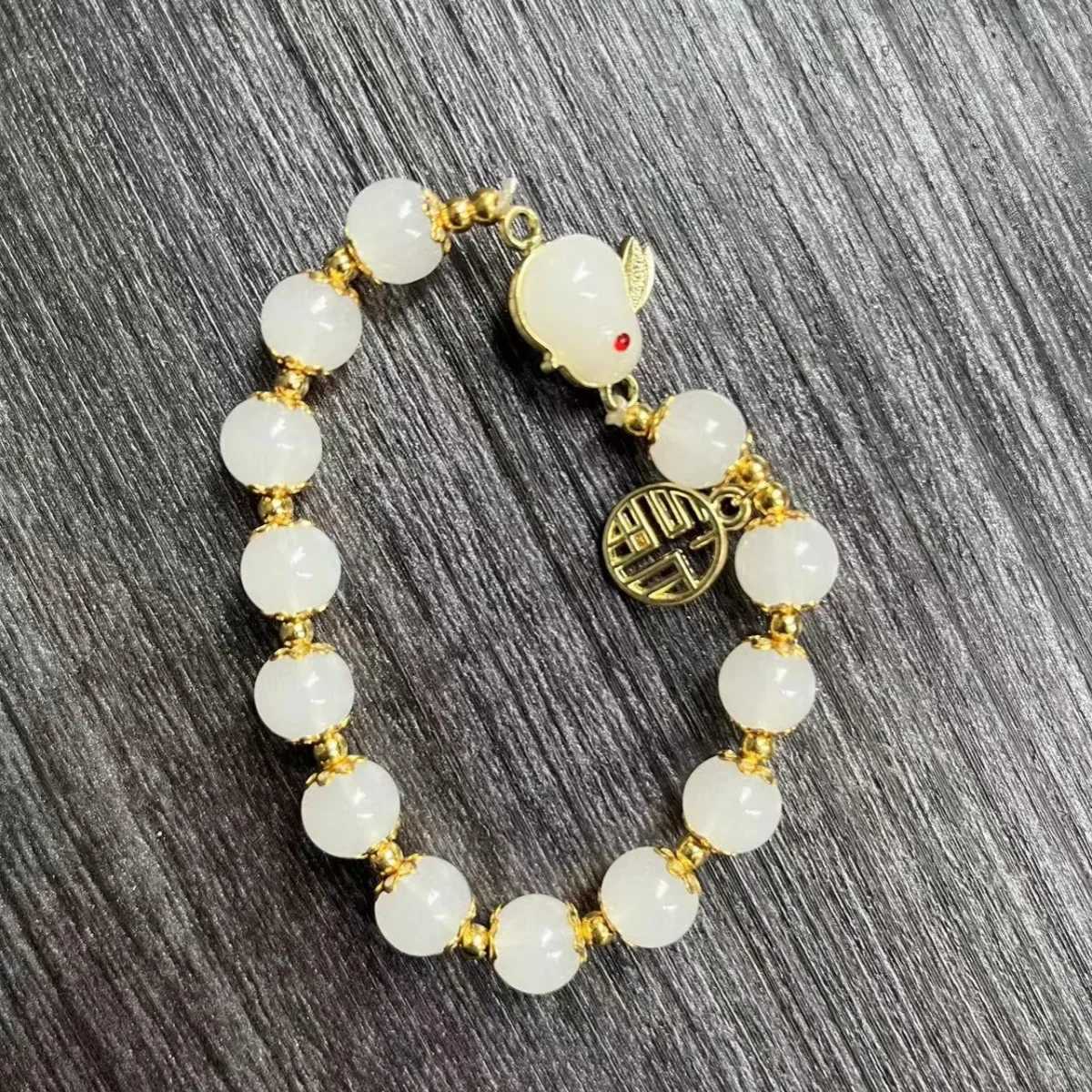 Lucky Red Pearl Rabbit Bracelet Womens Exquisite Chinese Style Pendant Bracelet Valentines Day Jewelry Gift W241231