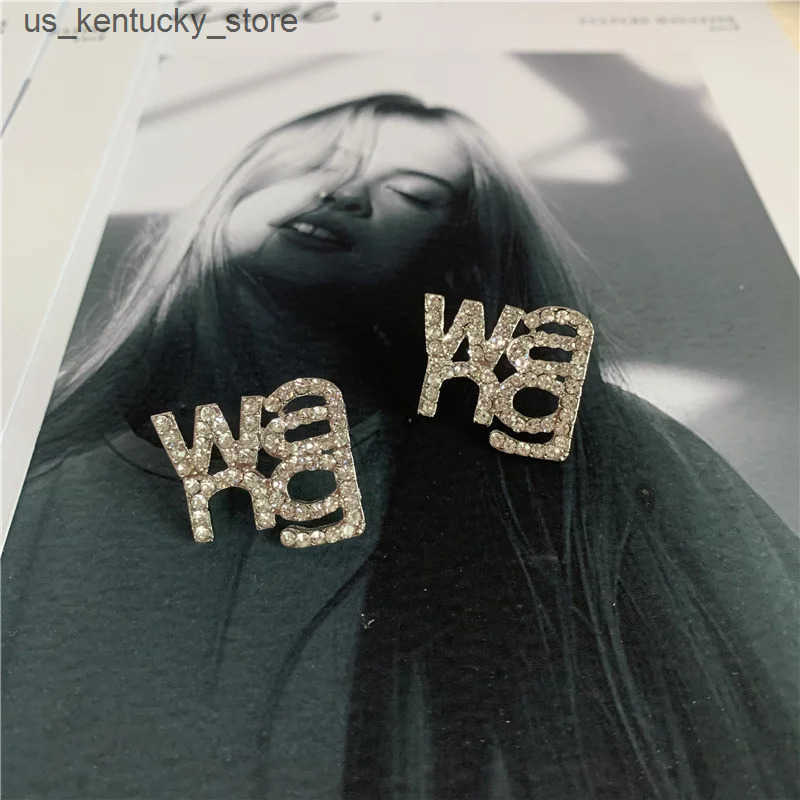 Dangle Chandelier Korean Trend Simple Personty Fashion Jewelry Rhinestone Letter Wang Stud Earring Wedding Luxury Jewelry Female Gift H241231