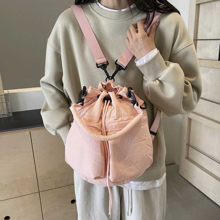Waterproof and lightweight cross shoulder crossbody bag, fashionable casual, large capacity drawstring bucket bag casual women's bag 241215
