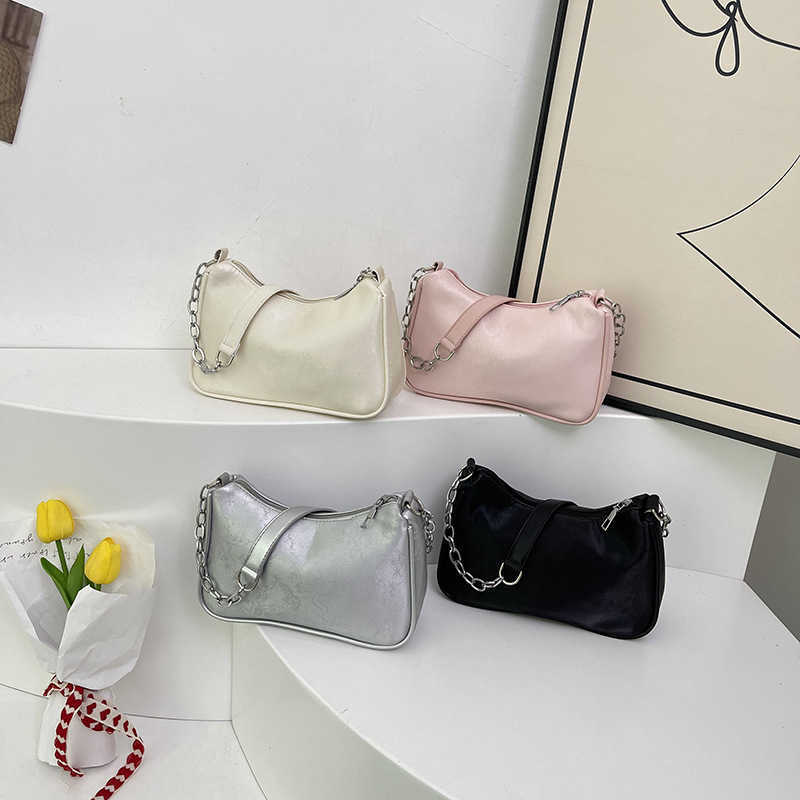 Solid color popular 2024 summer new fashionable casual shoulder stylish trendy commuting hand-held underarm small square bag