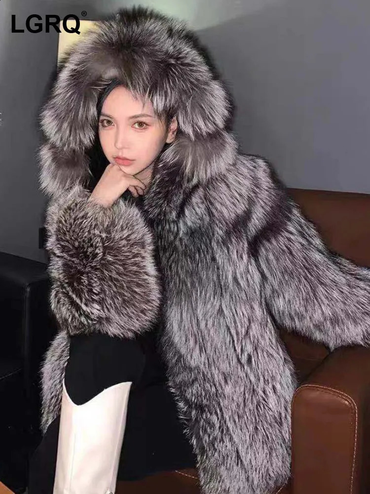 LGRQ 2024 Winter Womens Loose Long Sleeve Hooded Collar Solid Patchwork Leather And Fur Coat Female Fashion 19J2547 241223