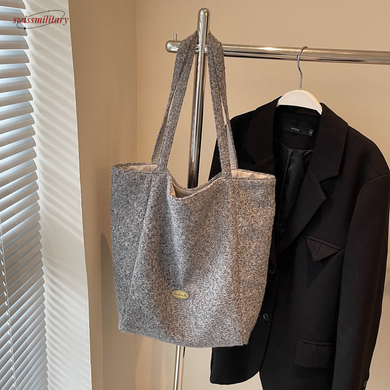 New large capacity high-end commuting tote for women, fashionable and versatile single shoulder handbag, internet famous armpit bag #30 swissmilitary