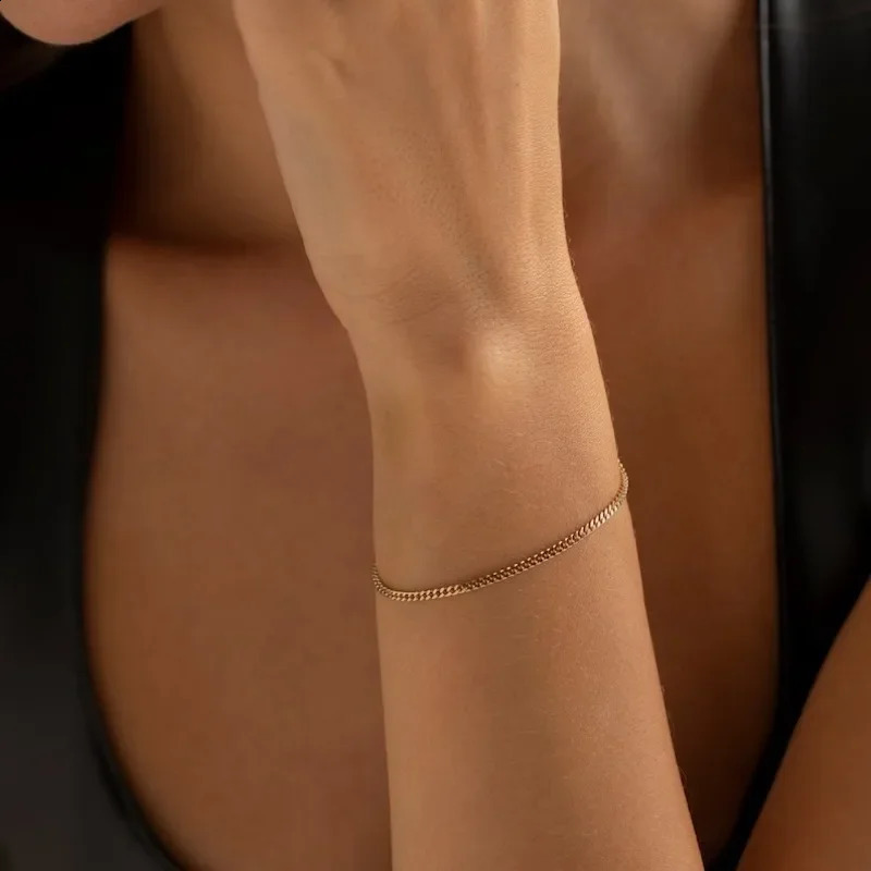 Gold Color Singapore Chain Bracelet Womens Stainless Steel Jewelry Thin Twisted Herringbone Rope Figaro Chains Bracelets 241230