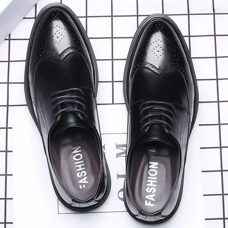 Mens British Brogues Business Casual Formal Leather Shoes Fashion Breathable Oxfords Zapatos De Hombre Comfort Male Dress Shoes 241231