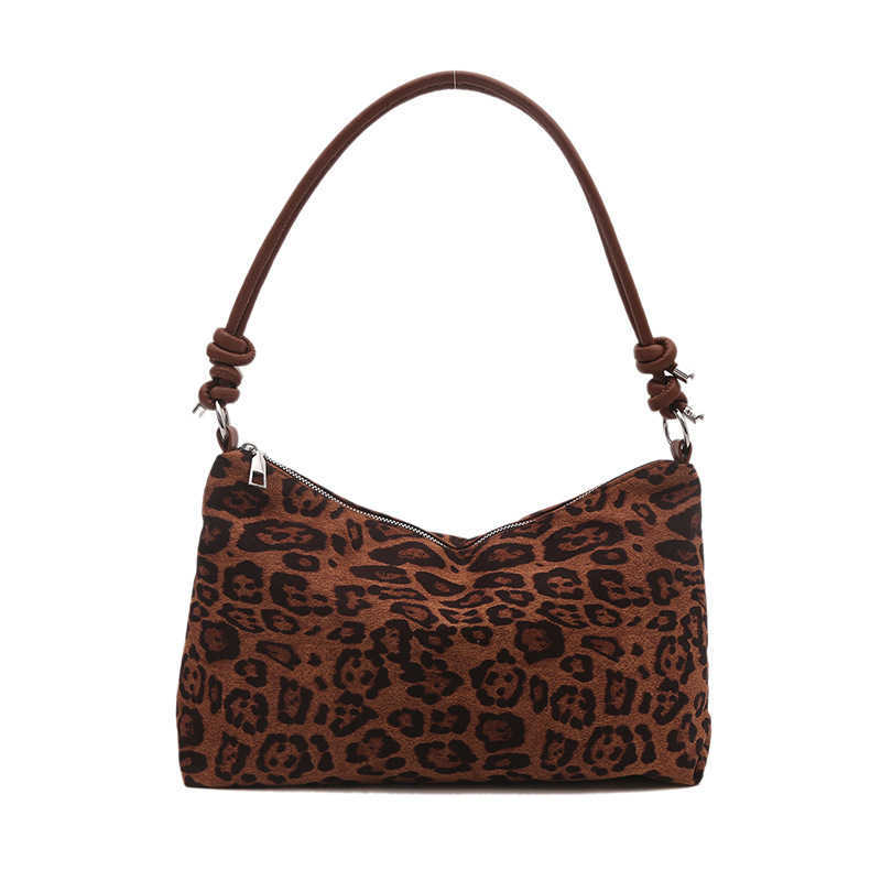 Fashionable leopard print large capacity 2024 casual and stylish new style trendy autumn and winter personalized texture single shoulder underarm bag