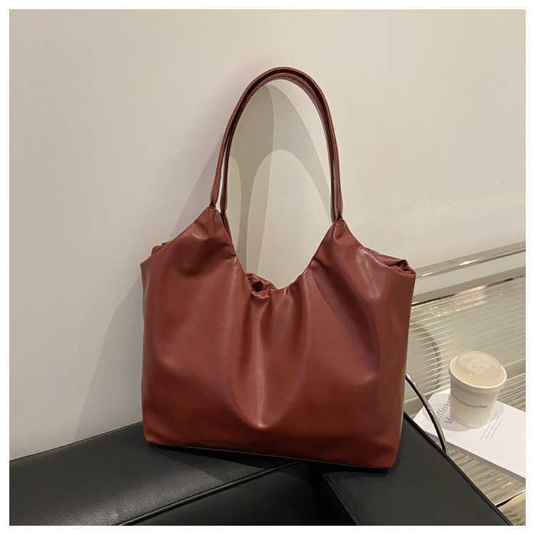 Korean style minimalist and beautiful new 2024 casual winter solid color casual pleated large capacity stylish tote women's bag