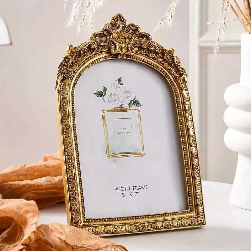 Frames Retro Gold Card Decorative Frame Used for Photo Display Wedding Anniversary Parties Christmas and Valentines Da CL241231 H260306