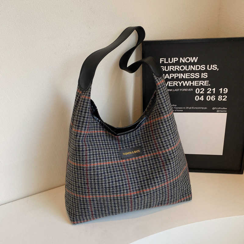 Grid patterned large capacity 2024 winter new casual fashion simple and stylish commuting casual one shoulder armpit tote bag 241231