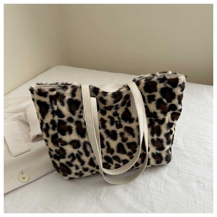 Elegant Plush Casual Ladies 2024 Fashion New Collection Autumn/Winter Leopard Pattern Trendy Casual Underarm Single Shoulder Handbag 241231
