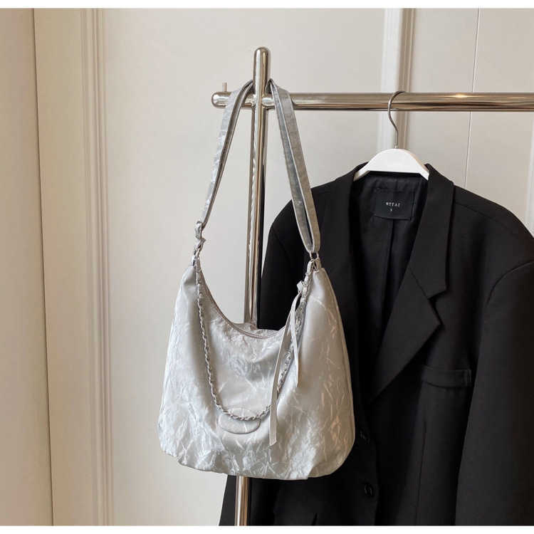 Large Capacity Leisure Commuter Women's 2024 New Texture Trendy Leisure Chain Fashion Single Shoulder Tote Women's Bag