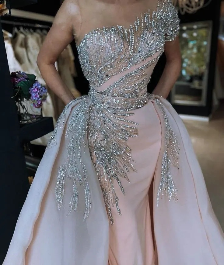 Classic Evening Dresses For Women Sheer Neck Sleeveless Gown Sequins Appliques Detachable Train Customized Dress Party