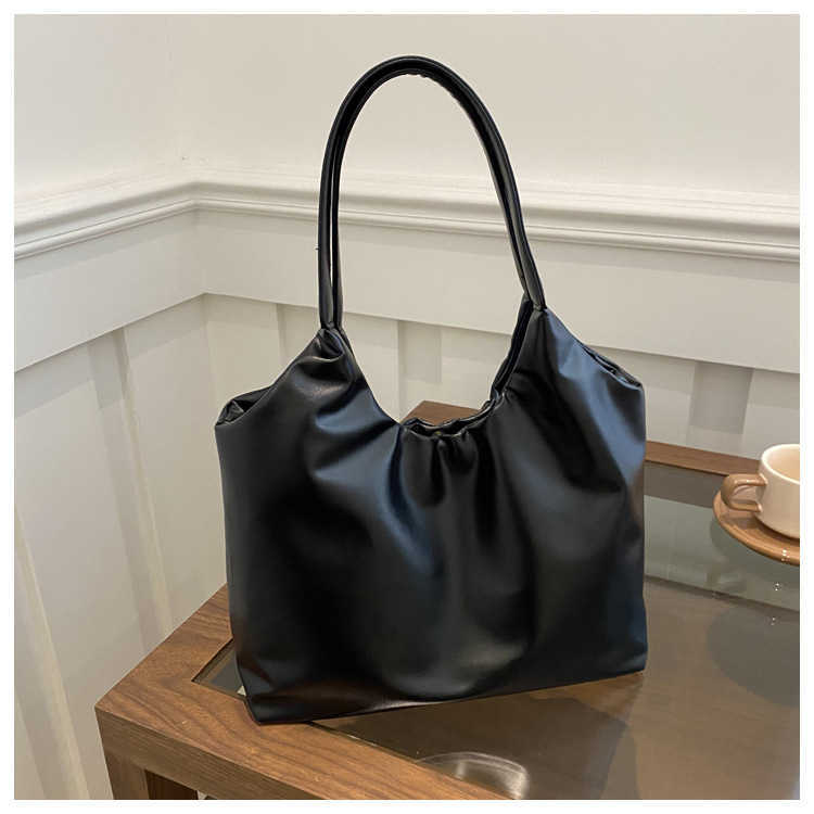 Korean style minimalist and beautiful new 2024 casual winter solid color casual pleated large capacity stylish tote women's bag
