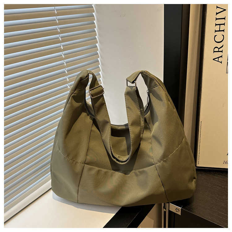 Korean style large capacity canvas lazy style commuting casual pleated work ins minimalist underarm tote single shoulder women's bag 241231