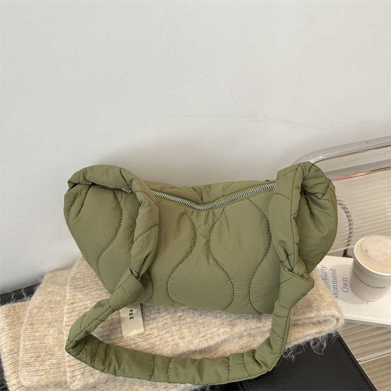 Solid color cotton fashion 2024 autumn and winter new style fashion large capacity casual nylon dumplings crossbody shoulder bag for women 241231