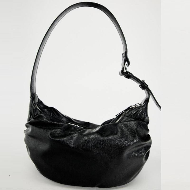 Retro Red Underarm Handbag 2024 New Women Fashion Wrinkled Oval Shoulder Bag