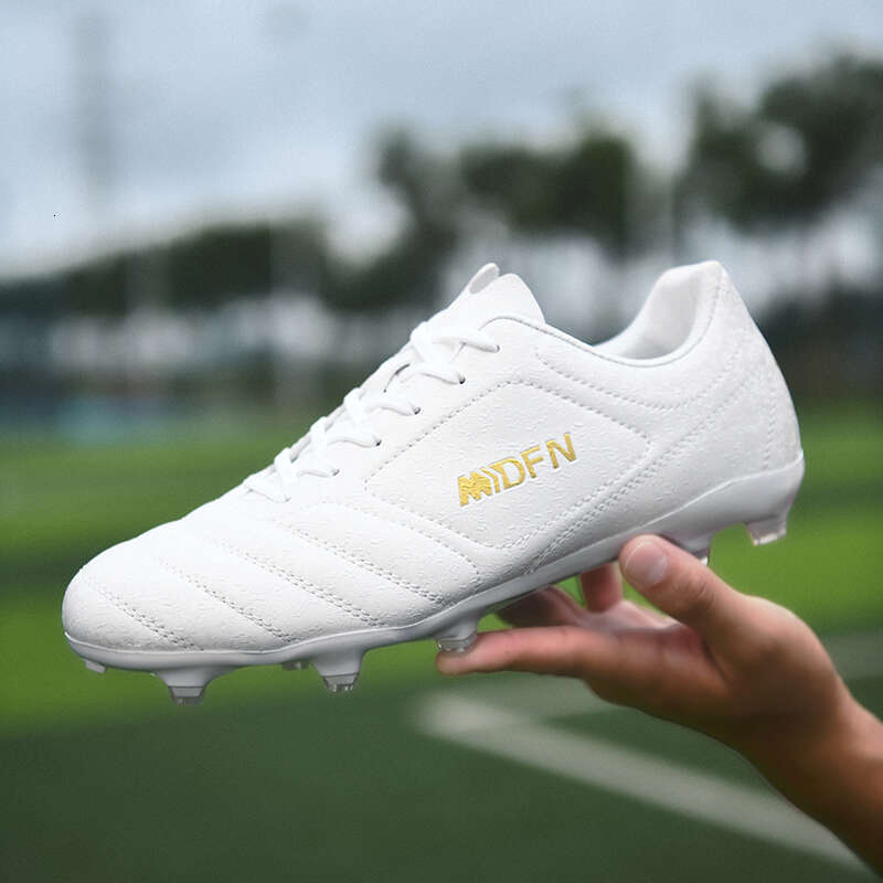 New Men Soccer Shoes Outdoor Football Boots Match Sneakers Non-slip Drop Shipping Professional Unisex Training Sport Futsal