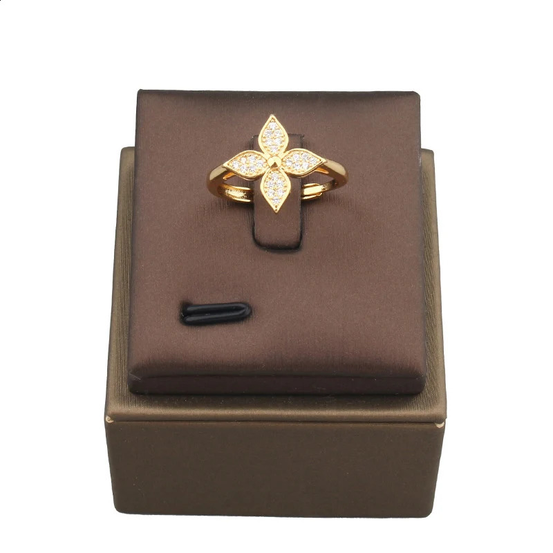 European and American Fashion Flowers Steel Micro-Inlaid Zircon Necklace Earrings Ring Retro Suit 241226