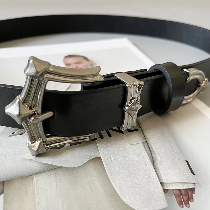 Unisex mens womens silver buckle leather belt for women men jeans casual fashionable female male belt 241226