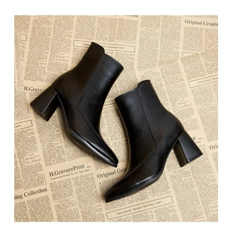 Spring and Autumn British Style Thin and Thin Womens Boots Pointed Toe Thin Side Zipper Black Nude Boots Women 241231
