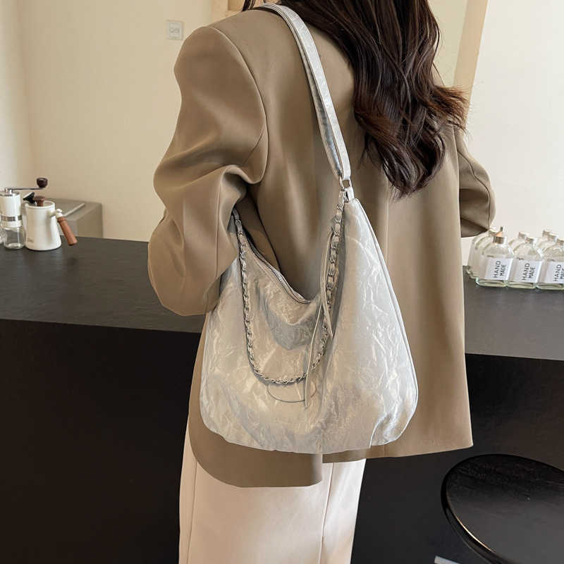 Large Capacity Leisure Commuter Women's 2024 New Texture Trendy Leisure Chain Fashion Single Shoulder Tote Women's Bag