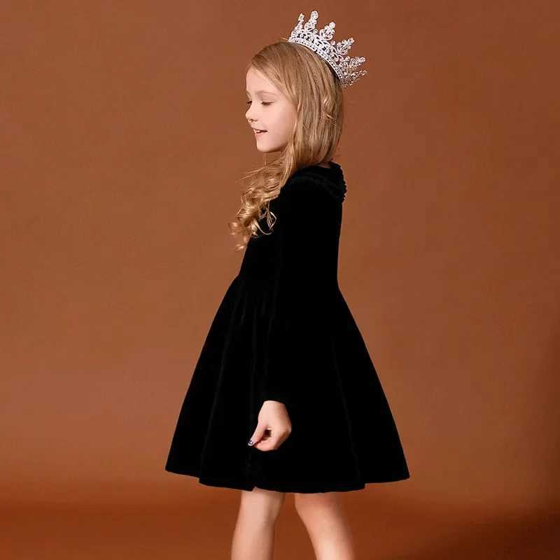 2025 Retro Velvet Womens Clothing Baby Spring Red Dress Childrens Princess Birthday Clothing New Year W241231