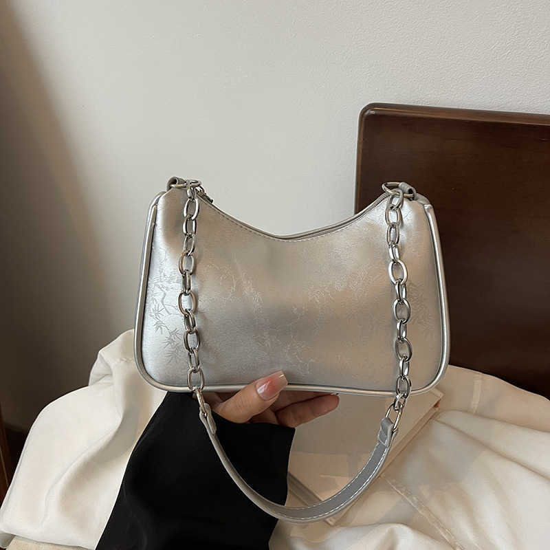 Solid color popular 2024 summer new fashionable casual shoulder stylish trendy commuting hand-held underarm small square bag