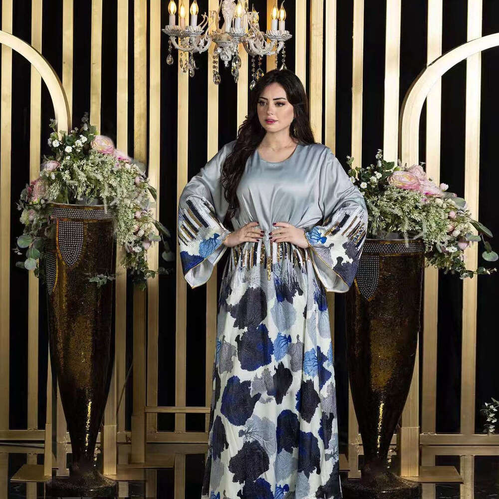 Arab Dubai Muslim Robe Women's Gulbang Festival Bead Embroidered Fashion Dress