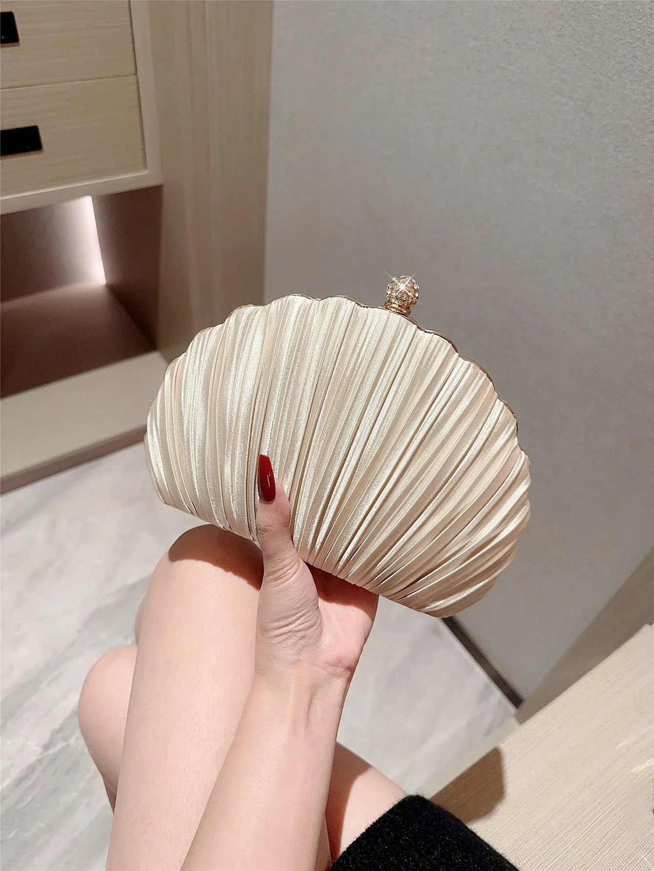 Shell Evening Bag Cheongsam Diamond Clutch Bag Chain Bag Evening Dress Bag Pleated Bag Banquet Bag 241231