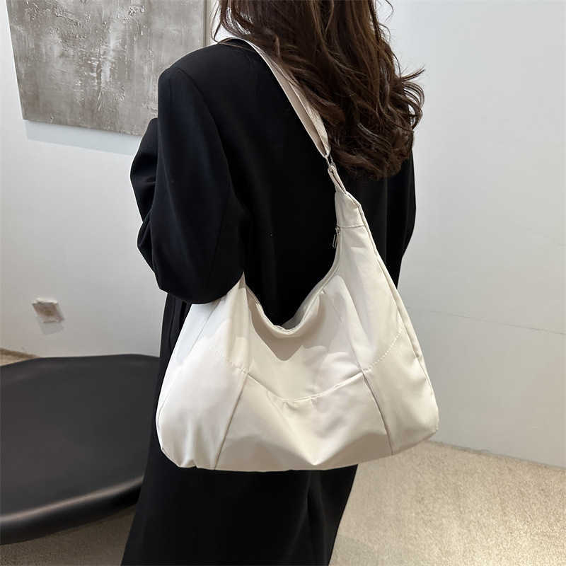 Korean style large capacity canvas lazy style commuting casual pleated work ins minimalist underarm tote single shoulder women's bag 241231