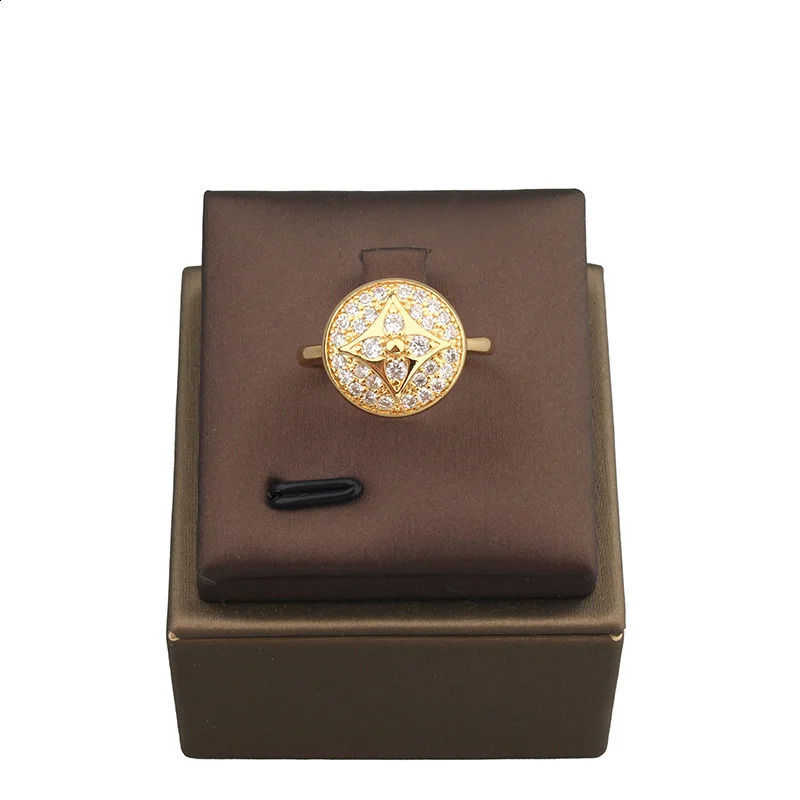 European and American Fashion Stars Steel Micro-Inlaid Zircon Necklace Earrings Ring Retro Suit 241226