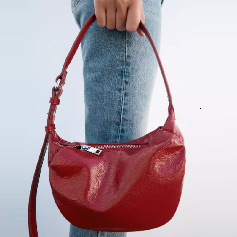 Retro Red Underarm Handbag 2024 New Women Fashion Wrinkled Oval Shoulder Bag