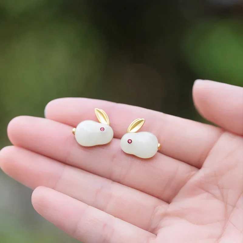 Lucky Red Pearl Rabbit Bracelet Womens Exquisite Chinese Style Pendant Bracelet Valentines Day Jewelry Gift W241231